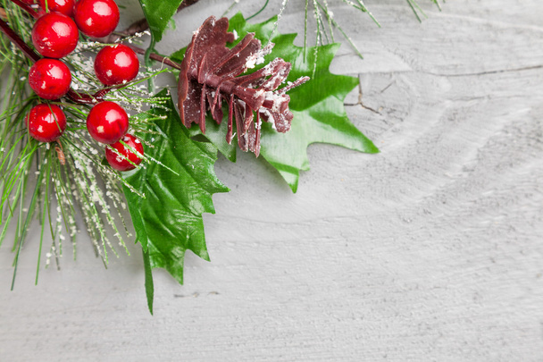 Χριστούγεννα διακόσμηση του holly ελατήρια  - Φωτογραφία, εικόνα