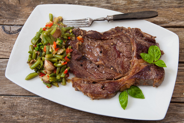 Carne de res Angus Steak
 - Foto, Imagen