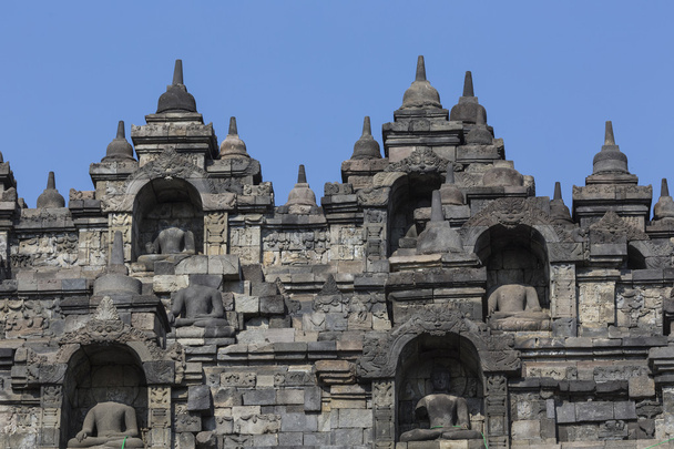 Image lapidée de Bouddha à Borobudur, Indonésie
  - Photo, image