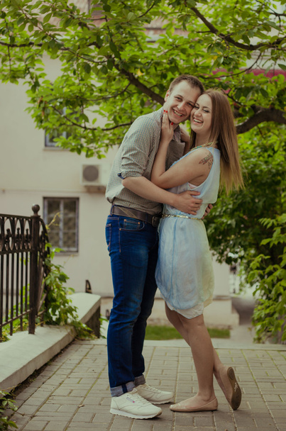 Romantic couple kiss outdoor - Valokuva, kuva