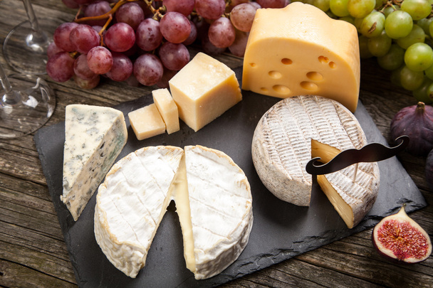 フランスの柔らかいチーズ - 写真・画像