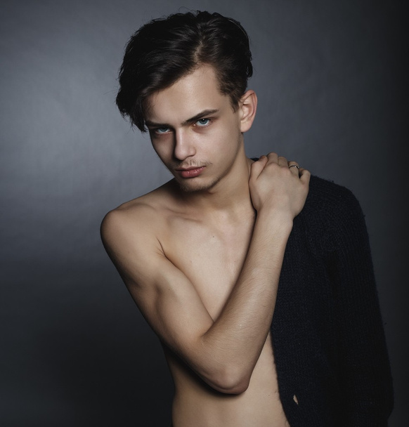Vogue handsome naked man in the studio - Valokuva, kuva