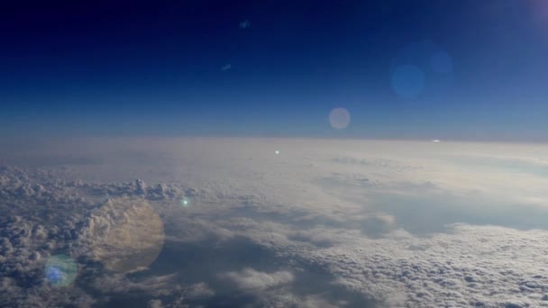 Antena z atmosferą ziemską z Lens Flare, 4k - Materiał filmowy, wideo