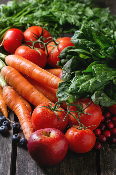 Mezcla de frutas, verduras y bayas
 - Foto, imagen
