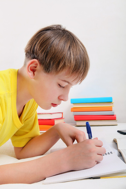 Kid doing Homework - Foto, Bild