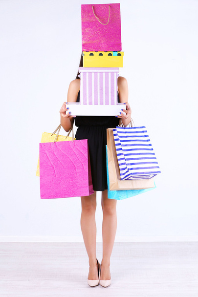 woman with shopping bags - Foto, Bild