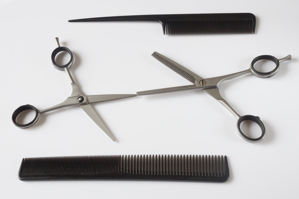 ferramentas de cabeleireiro tesouras pente clipes
 - Foto, Imagem