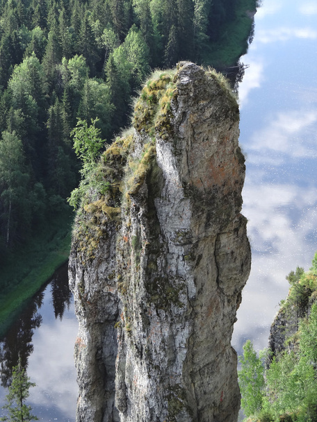 Usvinskie Poles. Maldito dedo de roca. Región de Perm. Rusia
. - Foto, Imagen