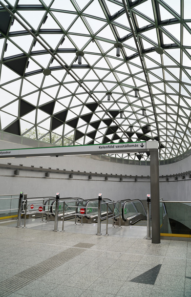 Stacja metra w Budapeszcie - Zdjęcie, obraz