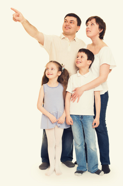ευτυχισμένη οικογένεια σε στούντιο - Φωτογραφία, εικόνα