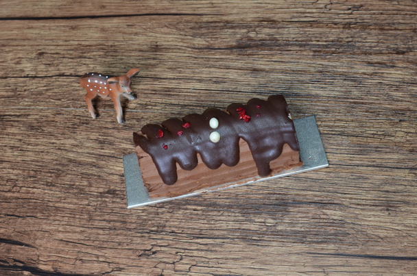 Raspberry chocolade Log Cake - Foto, afbeelding