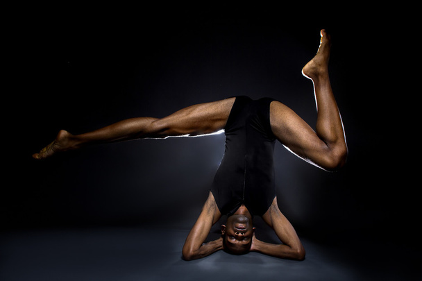 Black male dancer - Foto, Bild