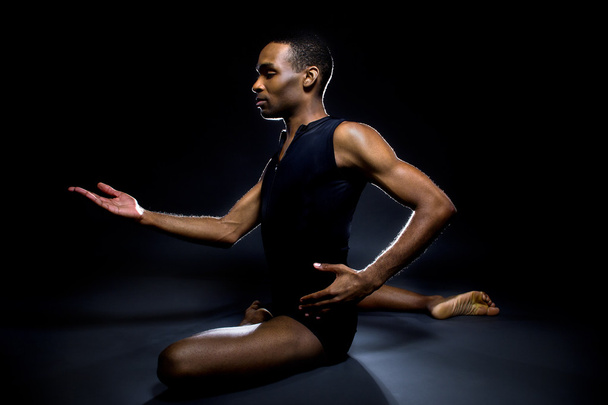 Black male dancer - Zdjęcie, obraz