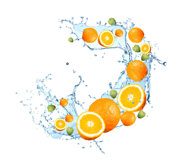 Fresh fruits, orange in water - Foto, Imagen