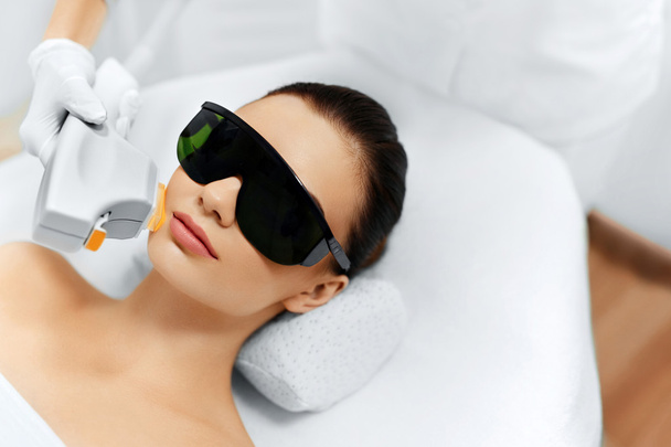 Skin Care. Face Beauty Treatment. IPL. Photo Facial Therapy. Ant - Foto, Bild