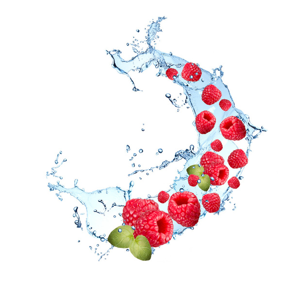 berries falling in water splash - Foto, immagini