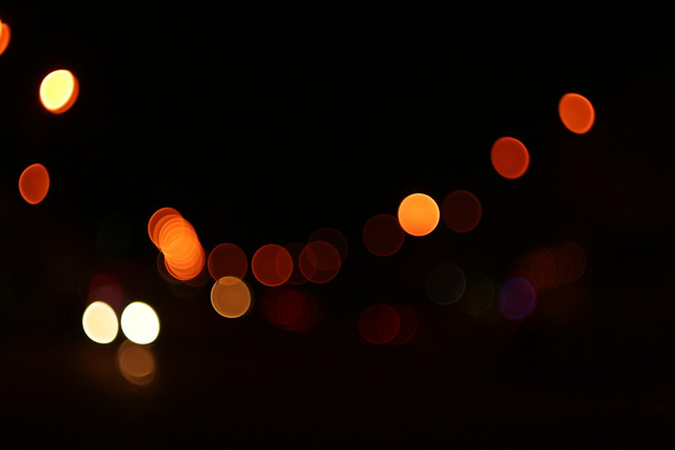 Розмитий боке Вечірнього варення на дорозі в місті
. - Фото, зображення