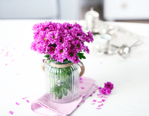 Beautiful flowers in vase - Fotoğraf, Görsel