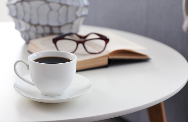 Cup of coffee with book - Fotoğraf, Görsel