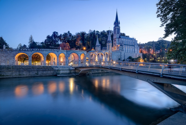 Sanctuaire Notre-Dame de Lourdes à l'Heure Bleue
 - Photo, image