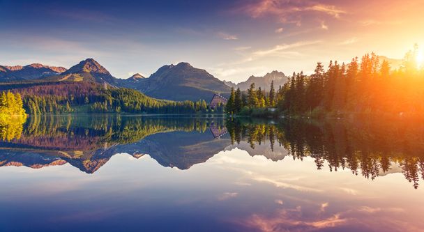 fantástico lago de montanha
 - Foto, Imagem