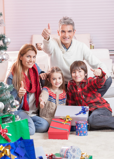 family with gifts on Christmas - Zdjęcie, obraz