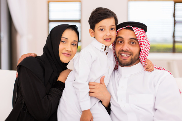 muslim family at home - Foto, imagen