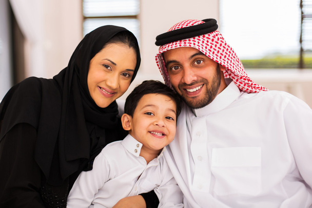 muslim family at home - Фото, изображение
