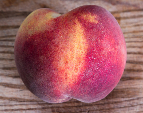Свіжий персика органічні
 - Фото, зображення