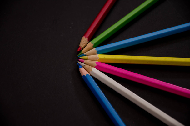 олівець кольорові фони
 - Фото, зображення