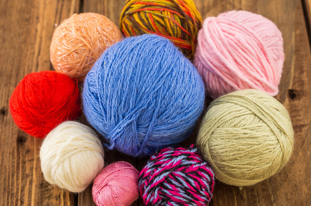 the skeins of colorful thread - Zdjęcie, obraz
