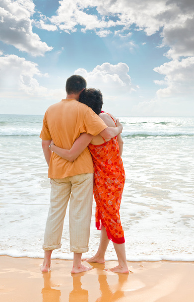 casal na praia ao pôr do sol - Foto, Imagem