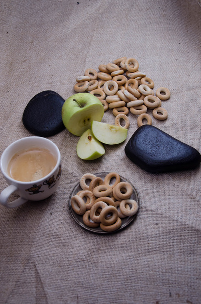 kuva omena ja kahvi
 - Valokuva, kuva