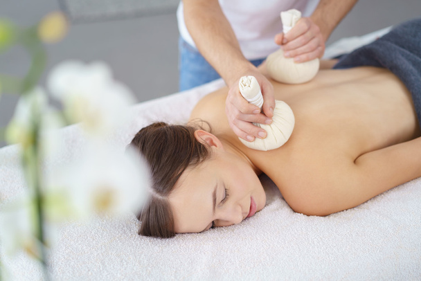woman having a massage - Fotografie, Obrázek