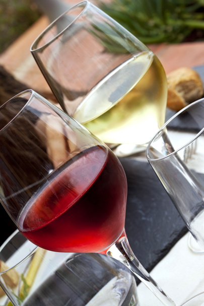 Copos de vinho
 - Foto, Imagem