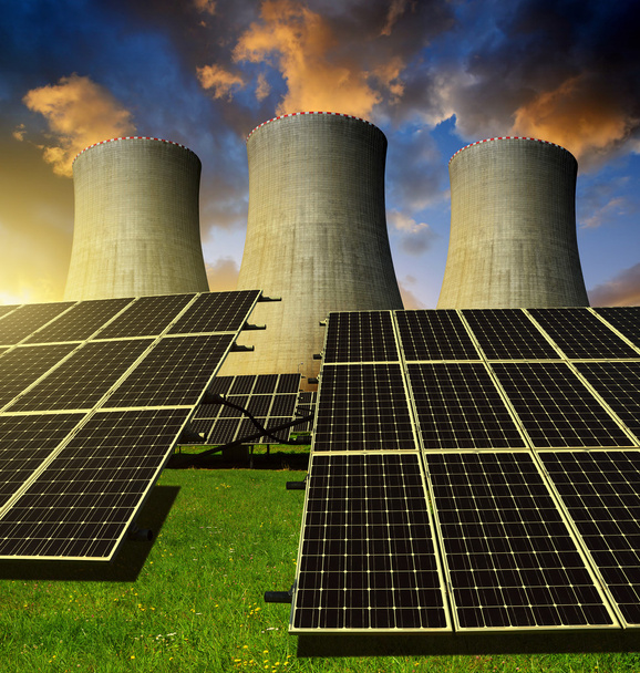 energia słoneczna panele i elektrowni jądrowej - Zdjęcie, obraz