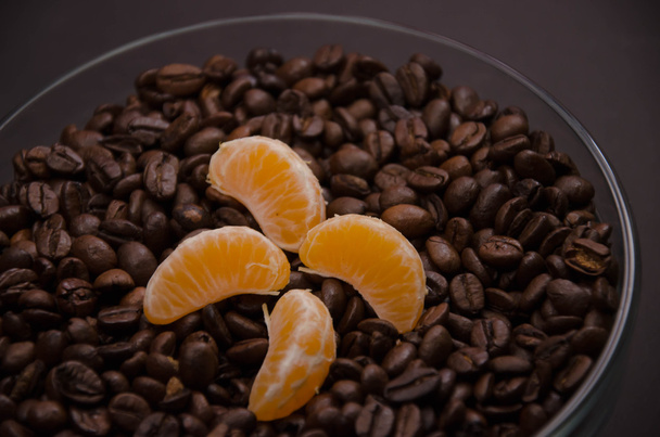 grão de café e mandarina tigela
 - Foto, Imagem
