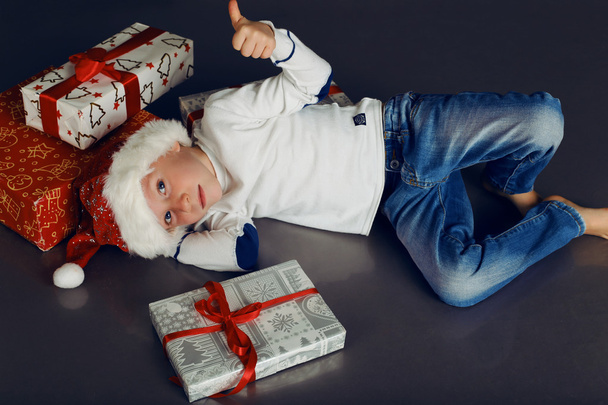 little boy in santa hat - Fotografie, Obrázek