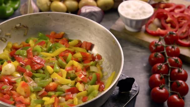 sauteed peppers to season pasta - Footage, Video