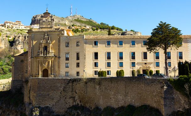 Старый восстановленный монастырь Куэнка, Испания - Фото, изображение