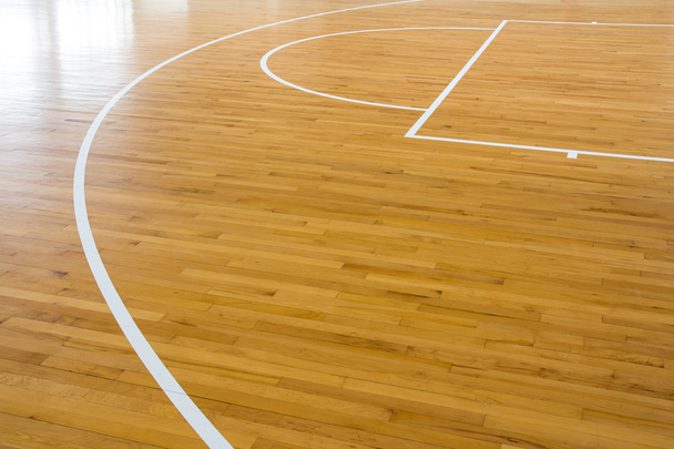 ξύλινο πάτωμα γήπεδο μπάσκετ με την ελαφριά επίδραση - Φωτογραφία, εικόνα