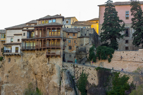 Maisons suspendues célèbres de Cuenca en Espagne
 - Photo, image