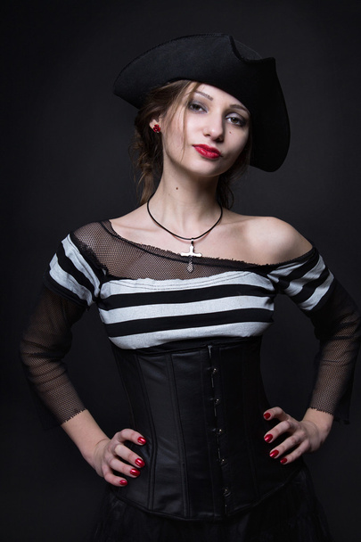 Pirátská dívka v klobouku - Fotografie, Obrázek