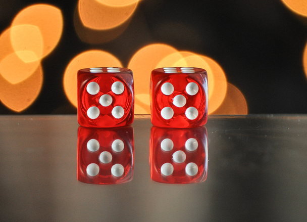 Двойка за азартные игры
 - Фото, изображение