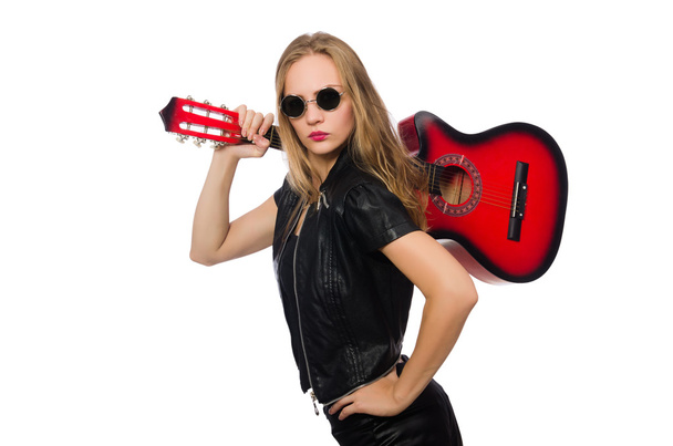 Fiatal nő gitáros elszigetelt fehér - Fotó, kép