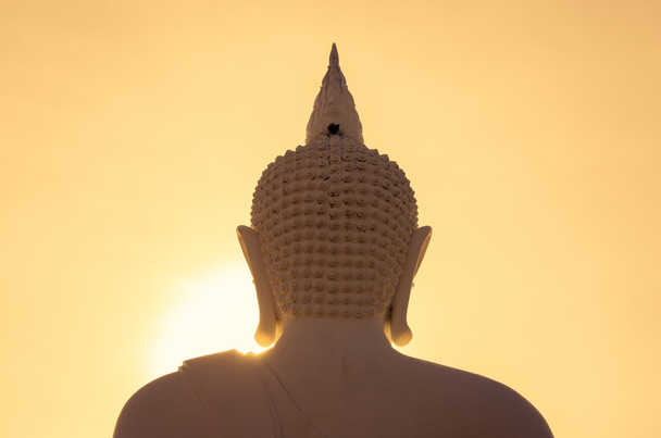 Nagy Buddha szobor, a Sunrise. - Fotó, kép