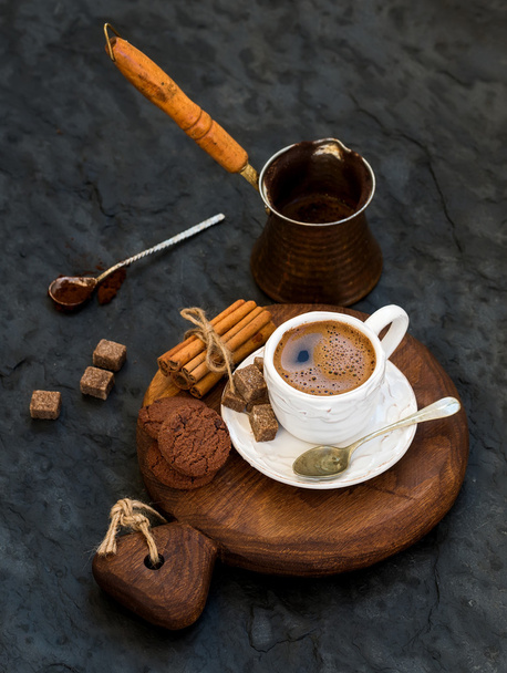 Cup of black coffee with chocolate biscuits - Foto, imagen