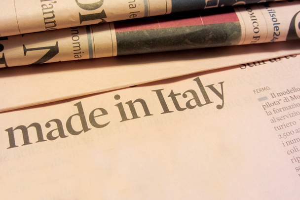 "valmistettu Italiassa "italialainen talouslehti
 - Valokuva, kuva