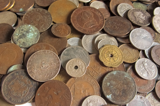 oude munten uit verschillende landen - Foto, afbeelding