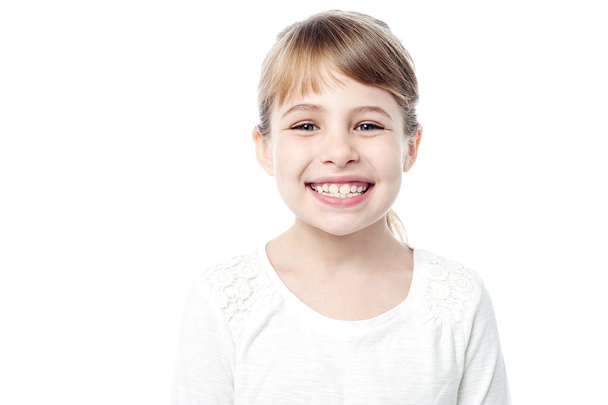 Fille douce enfant avec sourire lumineux
 - Photo, image